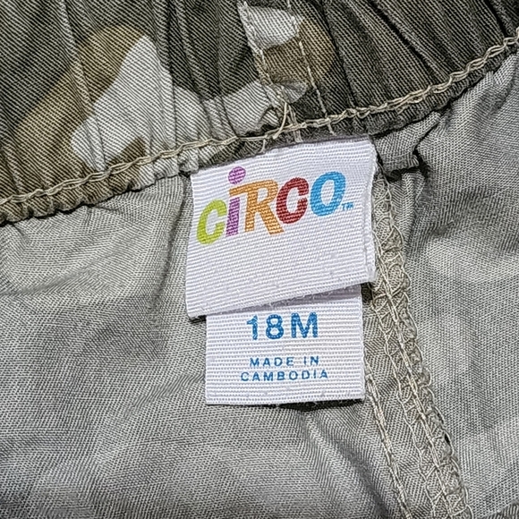Circo Camouflage Kids Shorts - Green and Gray Size 18 Mo - Picture 7 of 8